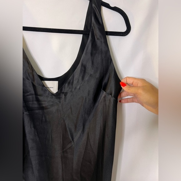 Reformation Lila V-Neck Satin Dress Size Large - Picture 5 of 10